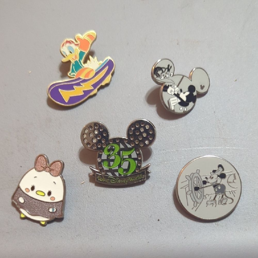 Mickey And Friends Disney Pin Trading Lot